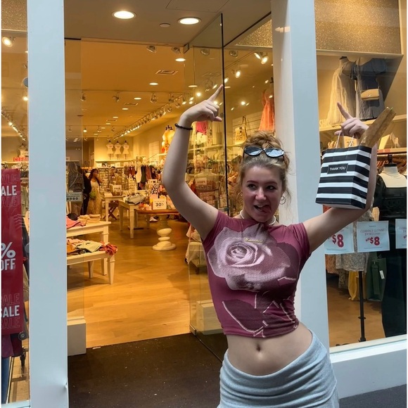 Meet your Posher, Cessi - Picture 5 of 5